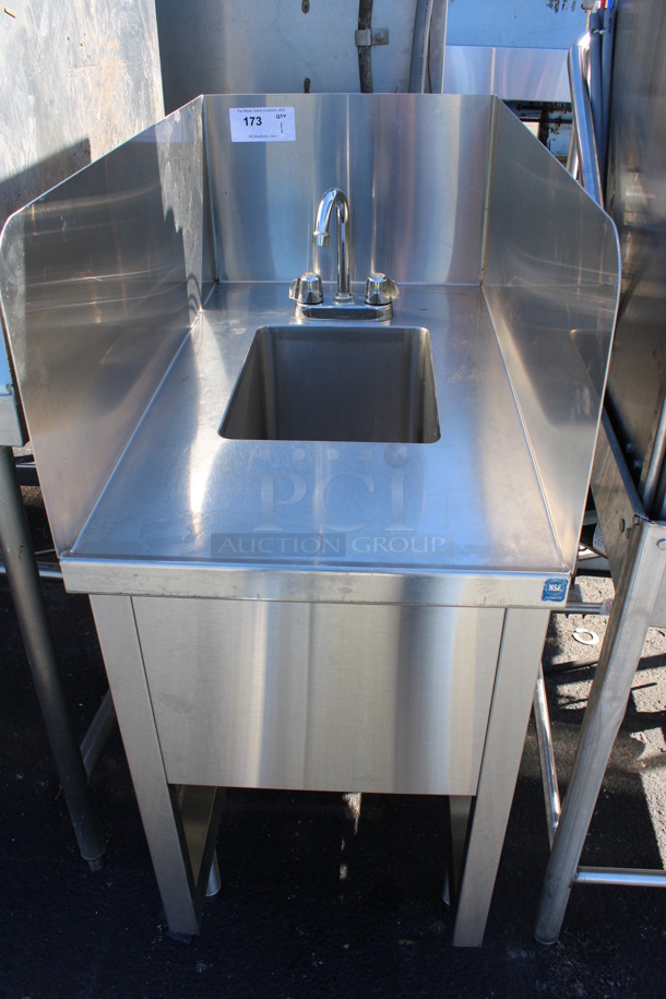 Stainless Steel Commercial Single Bay Sink w/ Faucet, Handles, Back / Side Splash Guards. 18x32x46. Bay 10x14x10
