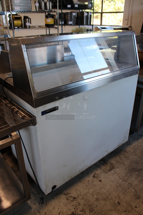 Master-bilt Model DD-46 Metal Commercial Floor Style Ice Cream Dipping Cabinet. 115 Volts, 1 Phase. 48x28x53.5. Tested and Working!