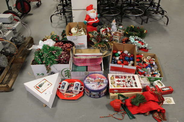 ALL ONE MONEY! Lot of Various Christmas Decorations Including Ornaments and Garland! (Room 130)