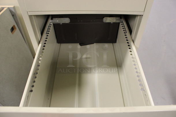 Hon Tan Metal 4 Drawer Filing Cabinet. 15x26x52. (Room 130) - Image 5 of 7