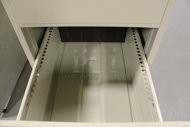 Hon Tan Metal 4 Drawer Filing Cabinet. 15x26x52. (Room 130) - Image 6 of 7