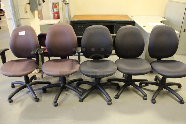 ALL ONE MONEY! Lot of 6 Various Office Chairs on Casters; 3 Purple and 3 Gray. Includes 23x21x39, 20x21x39. (Room 130) - Image 1 of 3