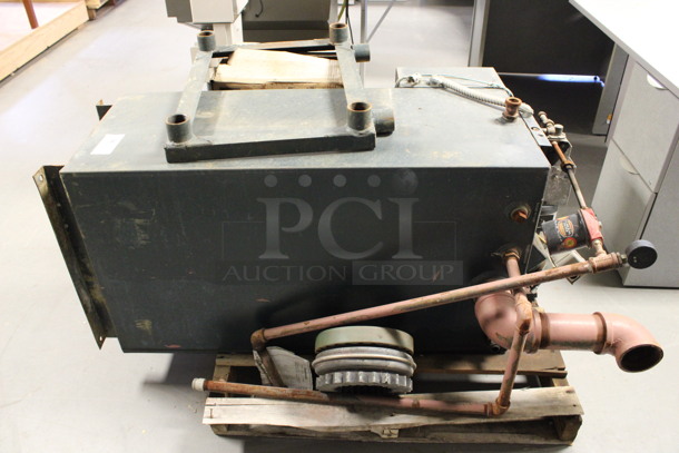 Simplx Model SFT Green Metal Diesel Day Tank w/ 2 Boxes of Diesel Engine Oil. 34x24x58. (Room 130) - Image 2 of 9