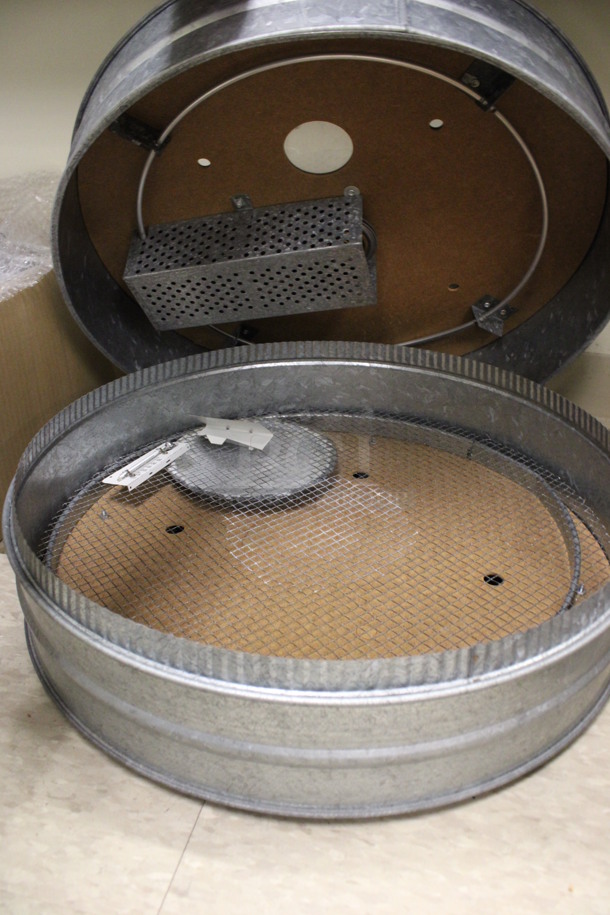 Model 1670 Metal Round Unit. 120 Volts, 1 Phase. 21.5x21.5x9. (Room 105) - Image 4 of 4