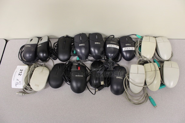 ALL ONE MONEY! Lot of 18 Various Computer Mouse Including Dell! 2.5x4.5x1.5. (Room 105)