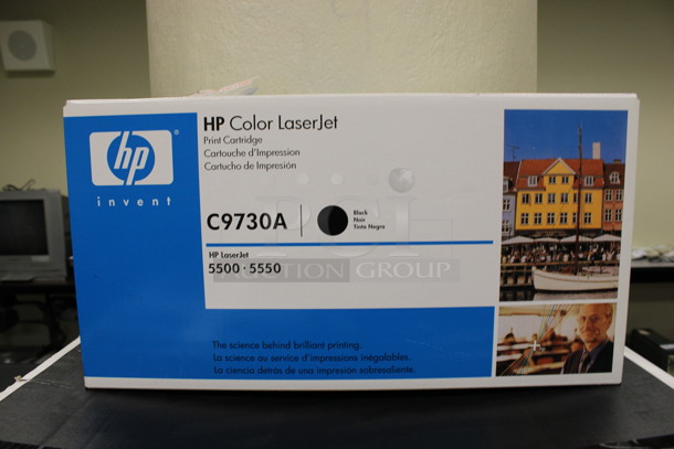 HP Color LaserJet 5550dtn Floor Style Printer w/ 2 Boxes of Ink. 25x28x36. (Room 105) - Image 3 of 8