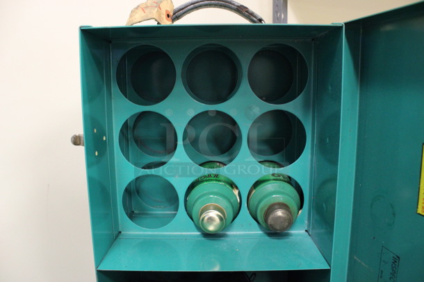 Zyglo Magnaflux Black Light w/ 2 Zyglo ZL-22A Bottles in Green Metal Case. 10.5x8x24 - Image 6 of 9