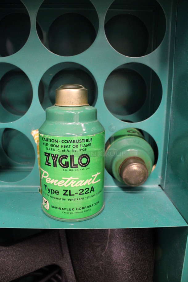 Zyglo Magnaflux Black Light w/ 2 Zyglo ZL-22A Bottles in Green Metal Case. 10.5x8x24 - Image 9 of 9
