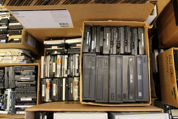 ALL ONE MONEY! PALLET LOT of Various Hard Drives! (Basement: Room 019) - Image 5 of 8