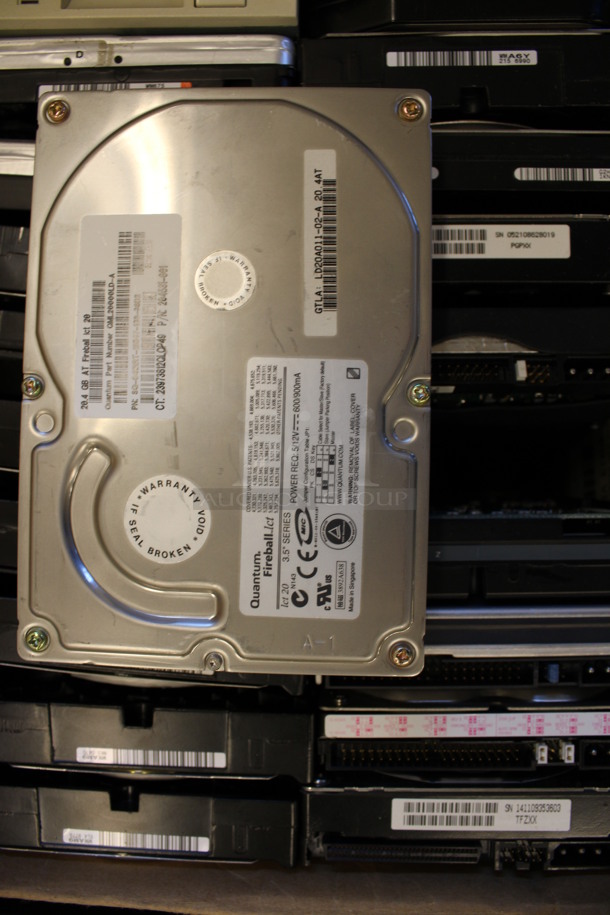 ALL ONE MONEY! PALLET LOT of Various Hard Drives! (Basement: Room 019) - Image 7 of 8