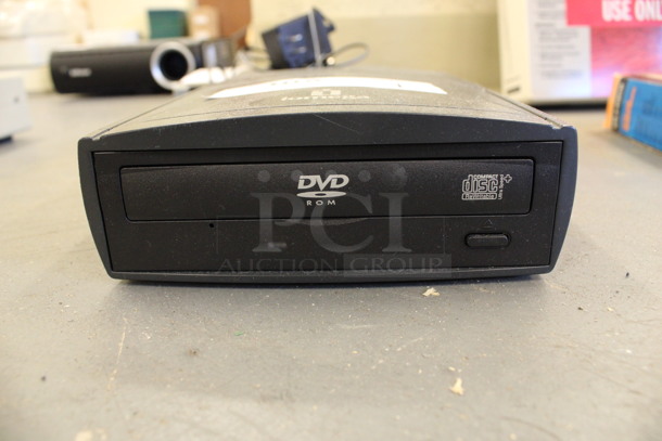 Iomega DVD Player. 6.5x9.5x2. (Basement: Room 019) - Image 2 of 4