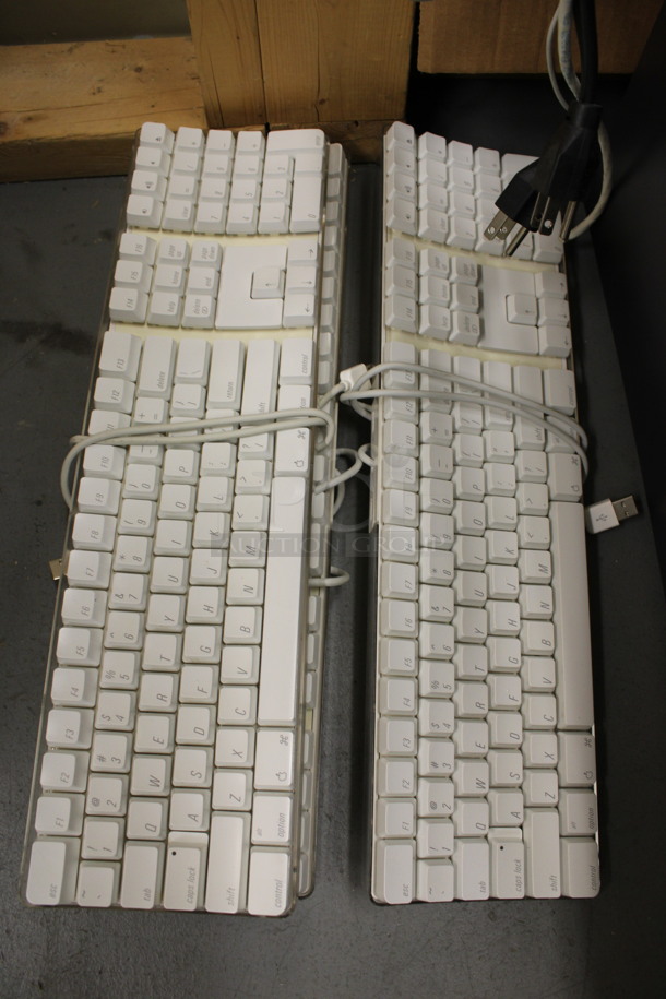 ALL ONE MONEY! Lot of 4 Keyboards! 17.5x5x1.5. (Basement: Room 019) - Image 3 of 3