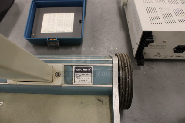 465 Metal Floor Style Oscilloscope on Scope Mobile Model 200 Stand w/ Casters. 16x21x40. (Basement: Room 019) - Image 5 of 6