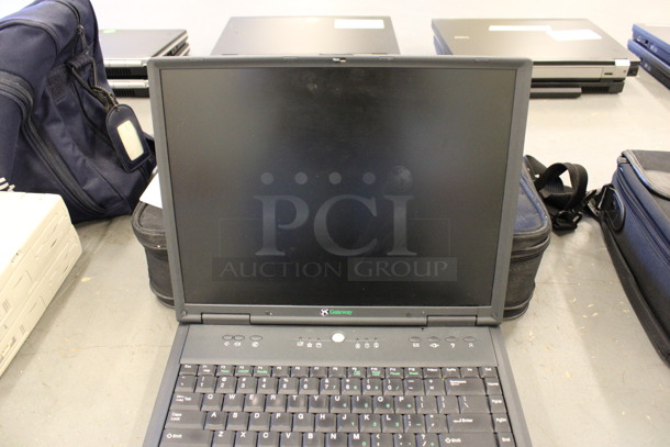Gateway Solo 9500 15" Laptop in Soft Laptop Case. 17x13x5. (Basement: Room 019) - Image 3 of 7