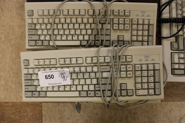 ALL ONE MONEY! Lot of 9 Various Keyboards! Includes 18x6.5x1. (Room 108) - Image 3 of 5
