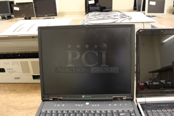 2 Various Laptops; Gateway Model Solo 9500 and Gateway Model MS2285. 15", 15.5". 2 Times Your Bid! (Room 108) - Image 3 of 9