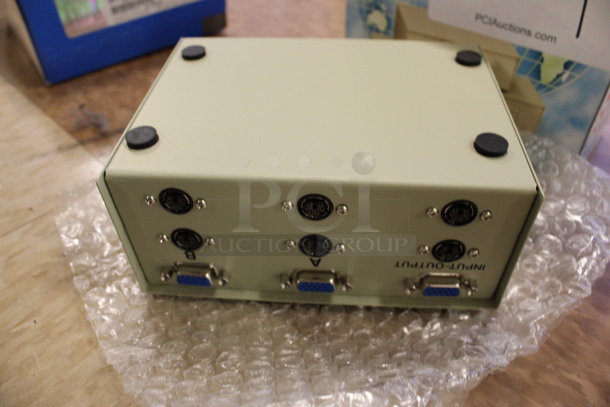 IN ORIGINAL BOX! Manual Data Switch. 6x5x2.5. (Room 108) - Image 4 of 4