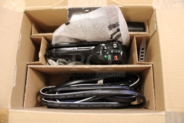 IN ORIGINAL BOX! Sanyo VPC-CG10 Dual Camera Xacti. 3x4.5x1.5. (Room 108) - Image 8 of 9