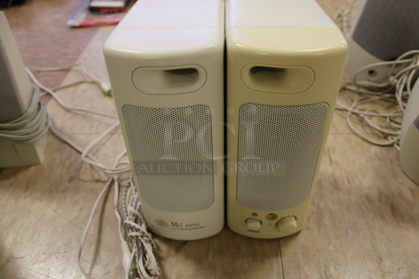 ALL ONE MONEY! Lot of 4 Speakers! 3x4.5x7. (Room 108) - Image 3 of 3