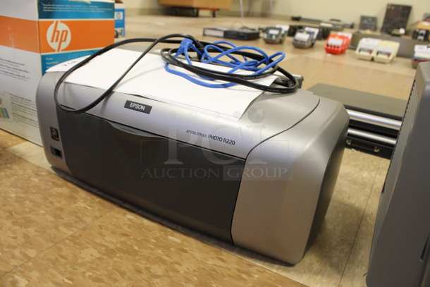 Epson Stylus Photo R220 Countertop Photo Printer. 18x9.5x7. (Room 108)
 - Image 3 of 4