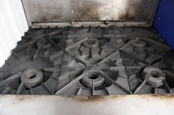 Vulcan Stainless Steel Commercial Natural Gas Powered 6 Burner Range w/ Oven, Over Shelf and Backsplash on Commercial Casters. 36x32x62 - Image 4 of 5