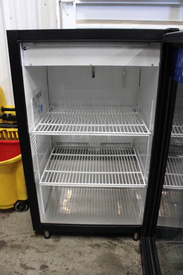 2016 True Model GDM-07-LD ENERGY STAR Metal Commercial Mini Cooler Merchandiser. 115 Volts, 1 Phase. 24x24x40. Tested and Working! - Image 4 of 5