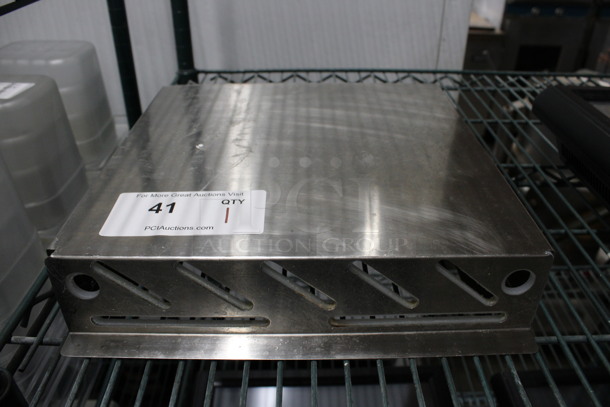 Metal Knife Rack. 12x2.5x14 - Image 1 of 3