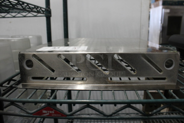 Metal Knife Rack. 12x2.5x14 - Image 3 of 3