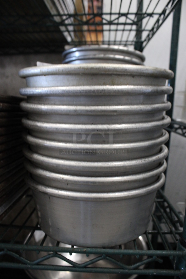 8 Metal Round Bundt Cake Pans. 8x8x3. 8 Times Your Bid! - Image 3 of 3