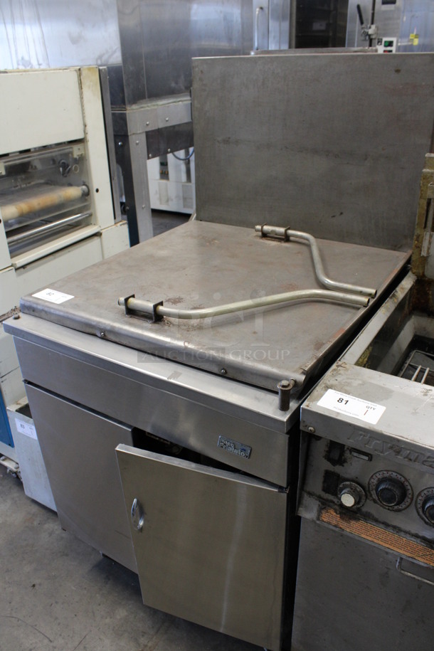 Pitco Frialator Model 26 PS Stainless Steel Commercial Floor Style Natural Gas Powered Donut Fryer. 29.5x38x56 - Image 2 of 6