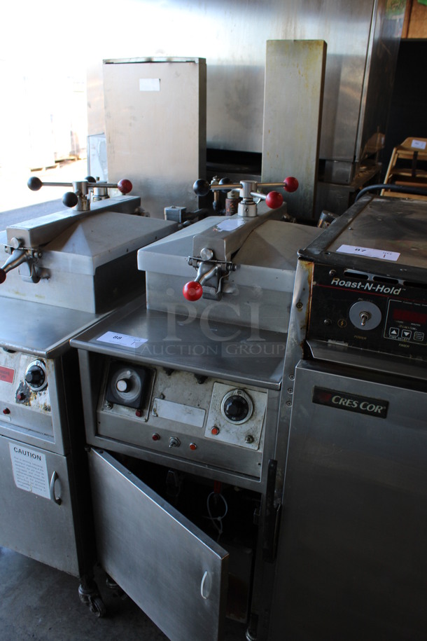 Henny Penny Stainless Steel Commercial Floor Style Electric Powered Pressure Fryer on Commercial Casters. 208 Volts, 3 Phase. 18x38x58 - Image 3 of 9
