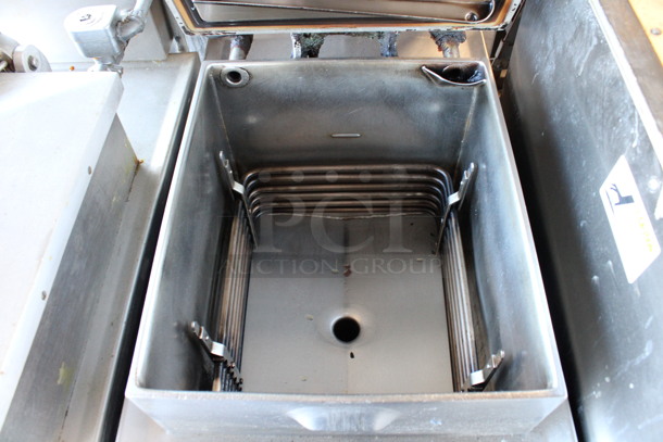 Henny Penny Stainless Steel Commercial Floor Style Electric Powered Pressure Fryer on Commercial Casters. 208 Volts, 3 Phase. 18x38x58 - Image 5 of 9