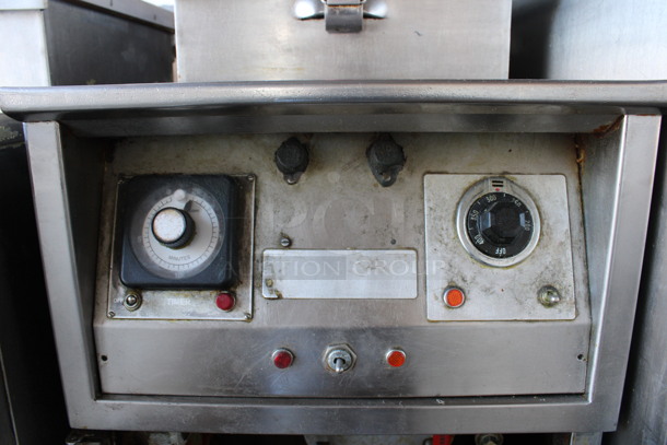 Henny Penny Stainless Steel Commercial Floor Style Electric Powered Pressure Fryer on Commercial Casters. 208 Volts, 3 Phase. 18x38x58 - Image 6 of 9