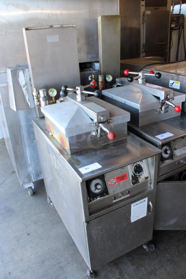 Henny Penny Stainless Steel Commercial Electric Powered Floor Style Electric Powered Pressure Fryer on Commercial Casters. 208 Volts, 3 Phase. 18x38x58 - Image 3 of 9