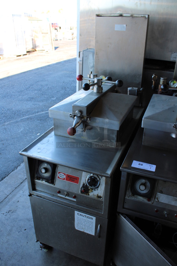 Henny Penny Stainless Steel Commercial Electric Powered Floor Style Electric Powered Pressure Fryer on Commercial Casters. 208 Volts, 3 Phase. 18x38x58 - Image 9 of 9