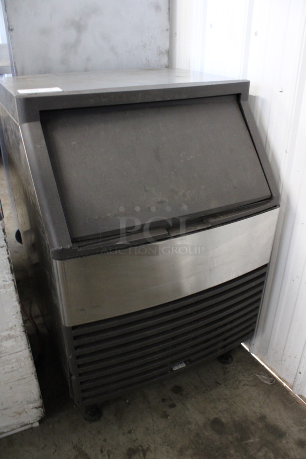 Manitowoc Model QF0406A Stainless Steel Commercial Self Contained Ice Machine. 115 Volts, 1 Phase. 26x25x40 - Image 2 of 6