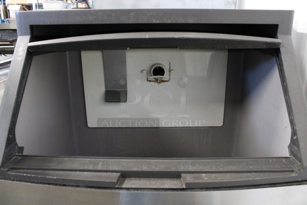 Manitowoc Model QF0406A Stainless Steel Commercial Self Contained Ice Machine. 115 Volts, 1 Phase. 26x25x40 - Image 5 of 6