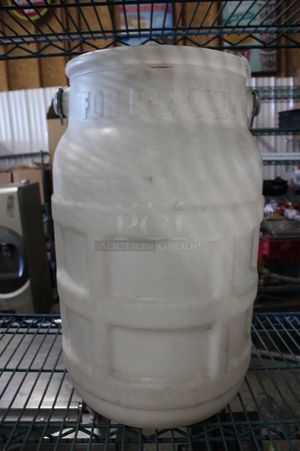 White Poly Ice Bucket. 11.5x11.5x17 - Image 3 of 3