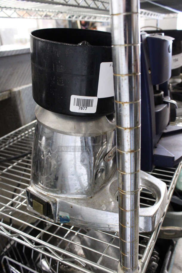 Santos Metal Commercial Countertop Juicer. 100-120 Volts, 1 Phase. 8x12x13. Tested and Working! - Image 3 of 5