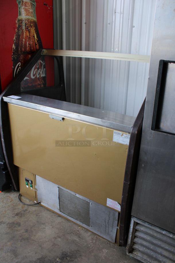 Igloo Model WOJTEK 1.0W Metal Commercial Floor Style Gelato Case. Missing Glass. 115 Volts, 1 Phase. 42x33x49. Tested and Powers On But Does Not Get Cold - Image 2 of 6