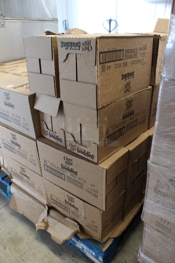 ALL ONE MONEY! PALLET LOT of 80 Boxes of Chex Mix Muddy Buddies Brownie Supreme! - Image 4 of 5
