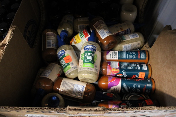 ALL ONE MONEY! Lot of 2 Boxes of Condiment Bottles Including Sir Kensington Golden Citrus Vinaigrette and Hellmann's Cilantro Lime Sauce!  - Image 4 of 5