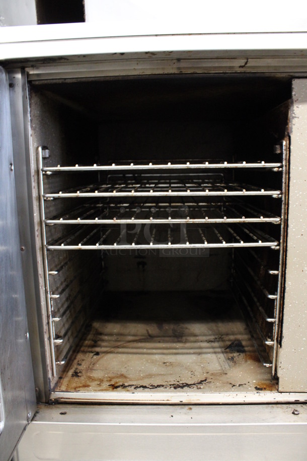 Blodgett Stainless Steel Commercial Propane Gas Powered Half Size Convection Oven w/ View Through Door, Metal Oven Racks and Thermostatic Controls. 30x30x32 - Image 5 of 7