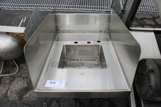 Stainless Steel Commercial Single Bay Sink w/ Side and Back Splash Guards. 19x29x19 - Image 2 of 6