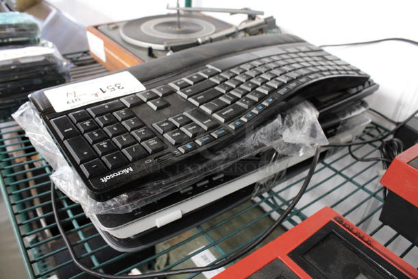 ALL ONE MONEY! Lot of 7 Various Keyboards! Includes 18x8x1 - Image 2 of 3