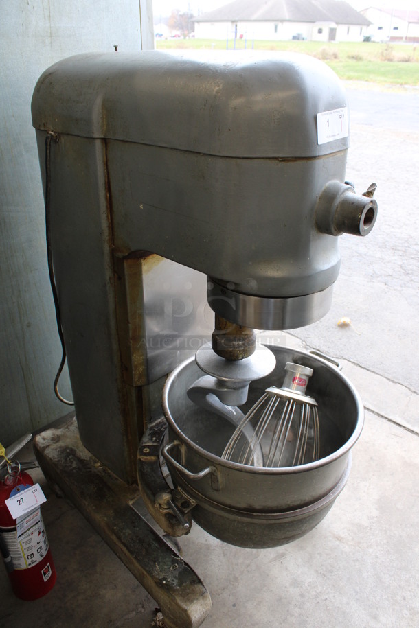 Hobart Model H-600 Metal Commercial Floor Style 60 Quart Planetary Mixer w/ Stainless Steel Mixing Bowl, Dough Hook and Whisk Attachments. 230 Volts, 1 Phase. 29x39x56 - Image 4 of 8