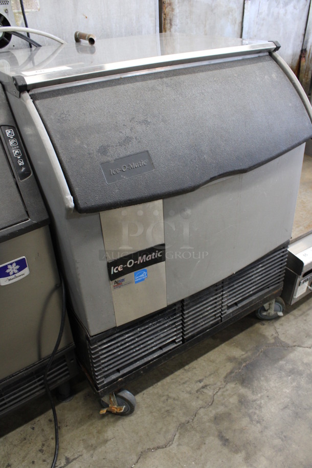 Ice O Matic Model ICEU300FA3 Stainless Steel Commercial Air Cooled Self Contained Undercounter Ice Machine on Commercial Casters. 115 Volts, 1 Phase. 30x29x40 - Image 3 of 7