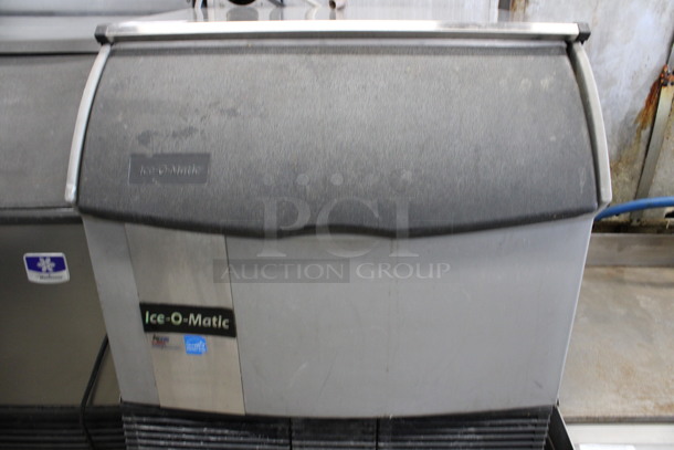 Ice O Matic Model ICEU300FA3 Stainless Steel Commercial Air Cooled Self Contained Undercounter Ice Machine on Commercial Casters. 115 Volts, 1 Phase. 30x29x40 - Image 4 of 7