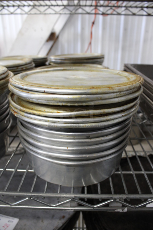 18 Metal Round Baking Pans w/ 18 Lids. 7.5x7.5x2.5. 18 Times Your Bid!