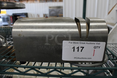 Edlund Stainless Steel Countertop Knife Sharpener. 9x4x4.5. Tested and Working!